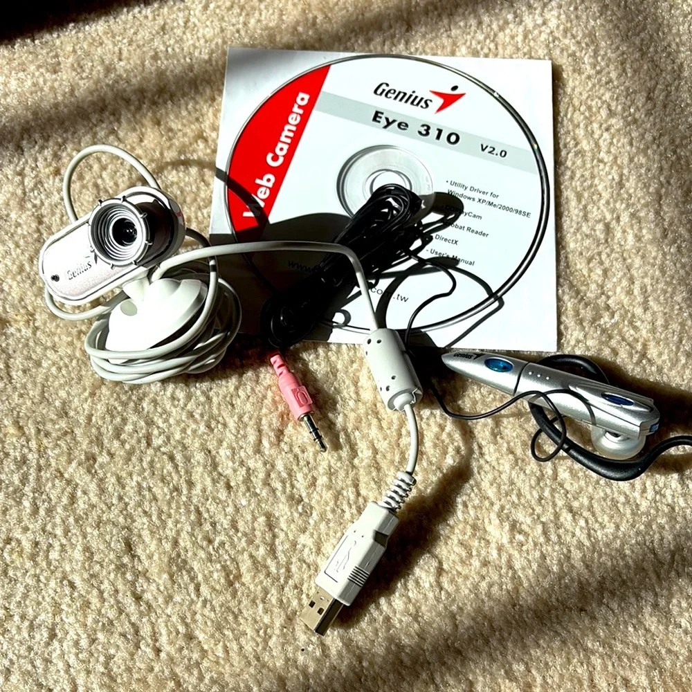 New - Genius Eye 310 Web Camera and ear set/microphone with installation CD